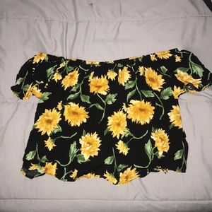 2 flower crop tops❤️
